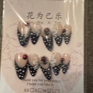 Press On Nails Almond Black Polka Dot Floral Accent‎ False Nail Set